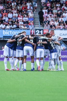 Fussball, 3.Liga Saison 2026 2027 Testspiel Sparta Rotterdam - MSV Duisburg 01.08.2026, Sparta Stadion Het Kasteel Teamkreis MSV Duisburg Rotterdam Sparta Stadion Het Kasteel Niederlande *** Sports, Soccer, 3rd Division, 2026–2027 Season, Friendly Match: Sparta Rotterdam vs. MSV Duisburg, August 1, 2026, Sparta Stadium Het Kasteel, MSV Duisburg Team, Rotterdam, Sparta Stadium Het Kasteel, Netherlands