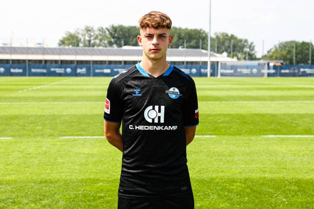 Ruben Müller, SC Paderborn - 1. Fussball Bundesliga Porträttermin 1. BL 2026 2027 offizieller Fototermin SC Paderborn im Trainings- und Nachwuchsleistungszentrum in Paderborn - Porträt, Portrait, Einzelbild, Deutschland, Fussball, Maenner, GER, 31.07.2026 *** Ruben Müller, SC Paderborn 1 Soccer Bundesliga Portrait Session 1 BL 2026–2027 Official Photo Session for SC Paderborn at the Training and Youth Development Center in Paderborn Portrait, Individual Photo, Germany, Soccer, Men, GER, July 31, 2026 Christian Schroedter