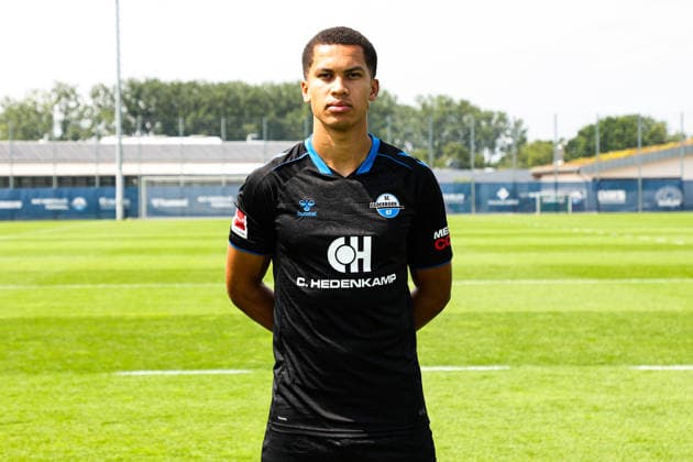 Nyamekye Awortwie Grant, SC Paderborn - 1. Fussball Bundesliga Porträttermin 1. BL 2026 2027 offizieller Fototermin SC Paderborn im Trainings- und Nachwuchsleistungszentrum in Paderborn - Porträt, Portrait, Einzelbild, Deutschland, Fussball, Maenner, GER, 31.07.2026 *** Nyamekye Awortwie Grant, SC Paderborn 1 Bundesliga Soccer Portrait Session 1 BL 2026–2027 Official Photo Session for SC Paderborn at the Training and Youth Development Center in Paderborn Portrait, Individual Photo, Germany, Soccer, Men, GER, July 31, 2026 Christian Schroedter
