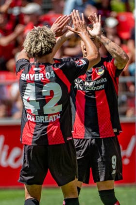 Testspiel Bayer 04 Leverkusen - Rot-Weiss Essen, am 01.08.2026, Ulrich-Haberland-Stadion, Leverkusen. Montrell Culbreath (Bayer 04 Leverkusen 42), Alfonso Moreira (Bayer 04 Leverkusen 9), beim Torjubel zum 3:0; Testspiel Bayer 04 Leverkusen - Rot-Weiss Essen, am 01.08.2026, Ulrich-Haberland-Stadion, Leverkusen. *** Friendly Match: Bayer 04 Leverkusen vs. Rot Weiss Essen, August 1, 2026, Ulrich Haberland Stadium, Leverkusen; Montrell Culbreath (Bayer 04 Leverkusen) 42, Alfonso Moreira (Bayer 04 Leverkusen) 9, celebrating the 3-0 goal in the friendly match between Bayer 04 Leverkusen and Rot-Weiss Essen on August 1, 2026, Ulrich Haberland Stadium, Leverkusen Copyright: xBEAUTIFULxSPORTS Erlhofx