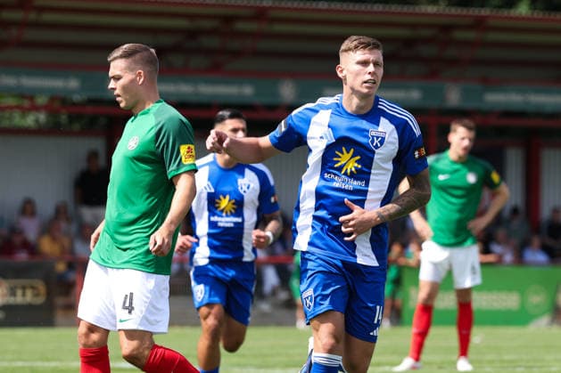 01.08.2026, Fussball, Herren, Regionalliga Nord, 1. Spieltag, HSC Hannover - BSV Kickers Emden Torjubel zum 0:1 durch Luc Ihorst (blau 14 BSV Kickers Emden) *** August 1, 2026, Soccer, Men s, Regionalliga Nord, Matchday 1, HSC Hannover vs. BSV Kickers Emden: Celebration of the 0–1 goal by Luc Ihorst (No. 14, BSV Kickers Emden)