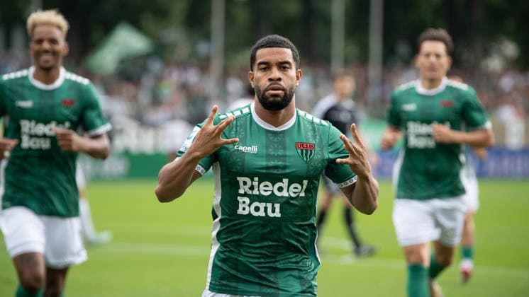 1. FC 1905 Schweinfurt vs. TSV 1860 Munich, Sachs-Stadion Football, Regionalliga Bayern 1. FC 1905 Schweinfurt vs. TSV 1860 Munich 1 Aug 2026 Sachs-Stadion , Schweinfurt, Germany Image: Jason Prodanovic (FC05) scoring the 1:0 in the 4th minute and celebrating with his teammates. DFL REGULATIONS PROHIBIT ANY USE OF PHOTOGRAPHS AS IMAGE SEQUENCES AND OR QUASI-VIDEO Copyright: xPresseFotoxEvansx