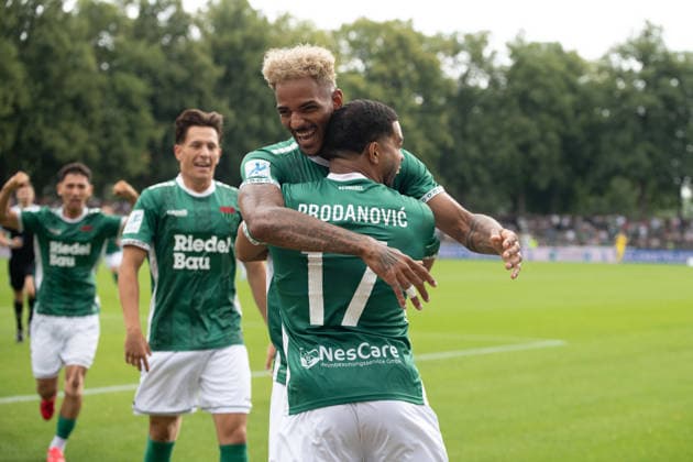 1. FC 1905 Schweinfurt vs. TSV 1860 Munich, Sachs-Stadion Football, Regionalliga Bayern 1. FC 1905 Schweinfurt vs. TSV 1860 Munich 1 Aug 2026 Sachs-Stadion , Schweinfurt, Germany Image: Jason Prodanovic (FC05) scoring the 1:0 in the 4th minute and celebrating with his teammates. DFL REGULATIONS PROHIBIT ANY USE OF PHOTOGRAPHS AS IMAGE SEQUENCES AND OR QUASI-VIDEO Copyright: xPresseFotoxEvansx