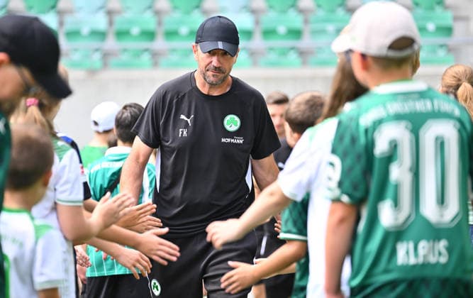 01.08.2026 - SpVgg Greuther Fürth Fuerth - Mannschaftsvorstellung Saisoneröffnung 2026 2027 - - xwoxzix - Frank Kackert (Torwarttrainer SpVgg Greuther Fürth ) *** August 1, 2026 SpVgg Greuther Fürth Fürth Team Presentation 2026–2027 Season Opener xwoxzix Frank Kackert, Goalkeeper Coach, SpVgg Greuther Fürth