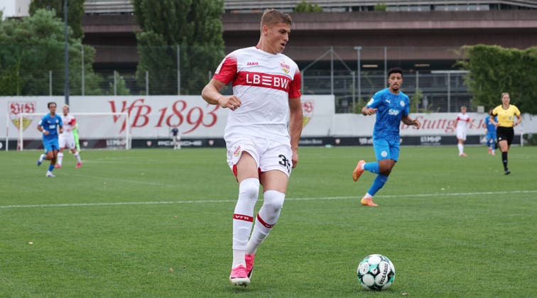 2026.08.01, Deutschland, Stuttgart, Fußball VfB Stuttgart II vs. FC Astoria Walldorf, Enis Redzepi (VfB) *** August 1, 2026, Germany, Stuttgart, Soccer: VfB Stuttgart II vs. FC Astoria Walldorf, Enis Redzepi (VfB)