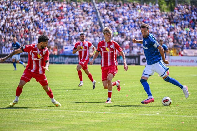 01.08.2026, Fussball, Saison 2026 2027, Testspiel, KSV Hessen Kassel - FC Schalke 04,Kenan Karaman (FC Schalke 04) xRHR-FOTO YYx *** August 1, 2026, Soccer, 2026–2027 Season, Friendly Match, KSV Hessen Kassel vs. FC Schalke 04, Kenan Karaman, FC Schalke 04 xRHR PHOTO YYx Copyright: KROEGER RHR-FOTOx RHR-FOTO YY