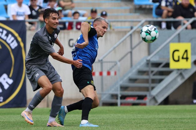 01.08.2026, Fussball, Herren, Testspiel, Saison 2026 2027, 1. FC Saarbrücken - US Thionville Lusitanos, Florian Pick (1. FC Saarbrücken), Enzo Montet (US Thionville Lusitanos) Saarbrücken Ludwigsparkstadion Saarland Deutschland (DEU) *** August 1, 2026, Soccer, Men s, Friendly Match, 2026–2027 Season, 1 FC Saarbrücken vs. US Thionville Lusitanos, Florian Pick (1 FC Saarbrücken), Enzo Montet (US Thionville Lusitanos), Saarbrücken, Ludwigsparkstadion, Saarland, Germany, DEU Copyright: xSebastianxBachx