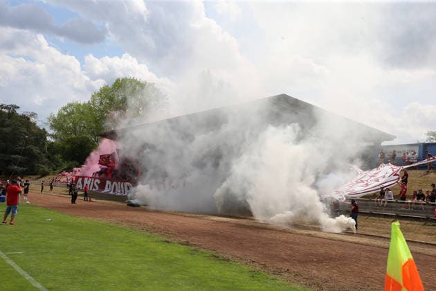 01.08.2026, xrekx, Fussball Testspiel, FC Metz - 1.FC Kaiserslautern v.l. FCK Fans ,Stimmung, Schals, Ultras, Zuschauer, Besucher, Choreo, Choreografie, atmosphere, scarves, spectators, visitors Pyrotechnik (DFL DFB REGULATIONS PROHIBIT ANY USE OF PHOTOGRAPHS as IMAGE SEQUENCES and or QUASI-VIDEO) Metz *** August 1, 2026, xrekx, Soccer Friendly Match, FC Metz vs. FC Kaiserslautern, FCK Fans, Atmosphere, Scarves, Ultras, Spectators, Visitors, Choreography, choreography, atmosphere, scarves, spectators, visitors Pyrotechnics DFL DFB REGULATIONS PROHIBIT ANY USE OF PHOTOGRAPHS as IMAGE SEQUENCES and or QUASI-VIDEO Metz