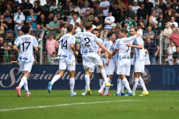 1. FC 1905 Schweinfurt vs. TSV 1860 Munich, Sachs-Stadion Football, Regionalliga Bayern 1. FC 1905 Schweinfurt vs. TSV 1860 Munich 1 Aug 2026 Sachs-Stadion , Schweinfurt, Germany Image: Max Christiansen (Munich) Scoring the 1:1 goal in the 36th minute and celebrating with his teammates. DFL REGULATIONS PROHIBIT ANY USE OF PHOTOGRAPHS AS IMAGE SEQUENCES AND OR QUASI-VIDEO Copyright: xPresseFotoxEvansx