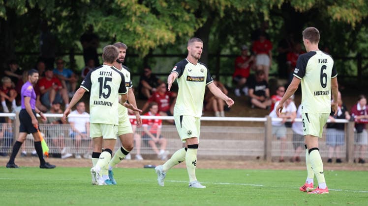 01.08.2026, xrekx, Fussball Testspiel, FC Metz - 1.FC Kaiserslautern v.l. Torjubel nach dem Tor zum celebrating the goal celebrate 0:1 durch Naatan Skyttä Skyttae (1.FC Kaiserslautern) Jan Elvedi (1.FC Kaiserslautern) Fabian Kunze (1.FC Kaiserslautern) (DFL DFB REGULATIONS PROHIBIT ANY USE OF PHOTOGRAPHS as IMAGE SEQUENCES and or QUASI-VIDEO) Metz *** August 1, 2026, xrekx, Soccer Friendly Match, FC Metz 1 FC Kaiserslautern v l Goal celebration after the goal scored by Naatan Skyttä Skyttae 0–1 for FC Kaiserslautern Jan Elvedi 1 FC Kaiserslautern Fabian Kunze 1 FC Kaiserslautern DFL DFB REGULATIONS PROHIBIT ANY USE OF PHOTOGRAPHS as IMAGE SEQUENCES and or QUASI-VIDEO Metz