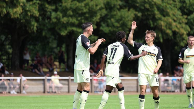 01.08.2026, xrekx, Fussball Testspiel, FC Metz - 1.FC Kaiserslautern v.l. Torjubel nach dem Tor zum celebrating the goal celebrate 0:2 durch Mergim Berisha (1.FC Kaiserslautern) mit Ibrahim Kanate (1.FC Kaiserslautern) Naatan Skyttä Skyttae (1.FC Kaiserslautern) (DFL DFB REGULATIONS PROHIBIT ANY USE OF PHOTOGRAPHS as IMAGE SEQUENCES and or QUASI-VIDEO) Metz *** August 1, 2026, xrekx, Soccer Friendly Match, FC Metz 1 FC Kaiserslautern v l Goal celebration after the goal scored by Mergim Berisha 0–2 1 FC Kaiserslautern with Ibrahim Kanate 1 FC Kaiserslautern Naatan Skyttä Skyttae 1 FC Kaiserslautern DFL DFB REGULATIONS PROHIBITANY USE OF PHOTOGRAPHS AS IMAGE SEQUENCES AND OR QUASI-VIDEO Metz