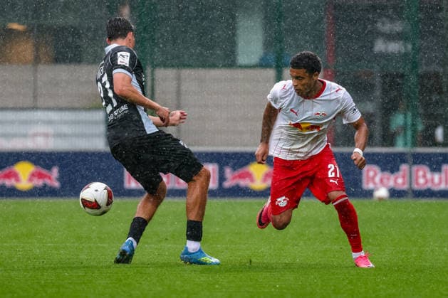Felix Vogler (SC Verl, 27), Ayodele Thomas (RB Leipzig, 21) am Ball, RB Leipzig vs SC Verl, Fussball, Testspiel, Saison 2026 27, 01.08..2026,¨ RB Leipzig vs SC Verl, Fussball, Testspiel, Saison 2026 27, 01.08.2026 Leipzig *** Felix Vogler (SC Verl), 27, Ayodele Thomas (RB Leipzig), 21, on the ball, RB Leipzig vs. SC Verl, soccer, friendly match, 2026–27 season, August 1, 2026, RB Leipzig vs. SC Verl, soccer, friendly match, 2026–27 season, August 1, 2026, Leipzig Copyright: xEibner-Pressefoto LauraxRoemerx EP_LRR