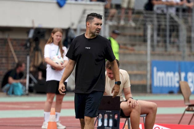 01.08.2026, Herren, Fussball, Saison 2026 2027, Regionalliga Bayern, 2. Spieltag: 1. FC Schweinfurt 1905 - TSV 1860 Muenchen Alper Kayabunar (Cheftrainer, TSV 1860 München) Schweinfurt Sachs-Stadion Bayern Deutschland *** August 1, 2026, Men s, Soccer, 2026–2027 season, Bavarian Regional League, Matchday 2: 1 FC Schweinfurt 1905 vs. TSV 1860 Munich; Alper Kayabunar, Head Coach, TSV 1860 Munich; Schweinfurt, Sachs Stadium, Bavaria, Germany