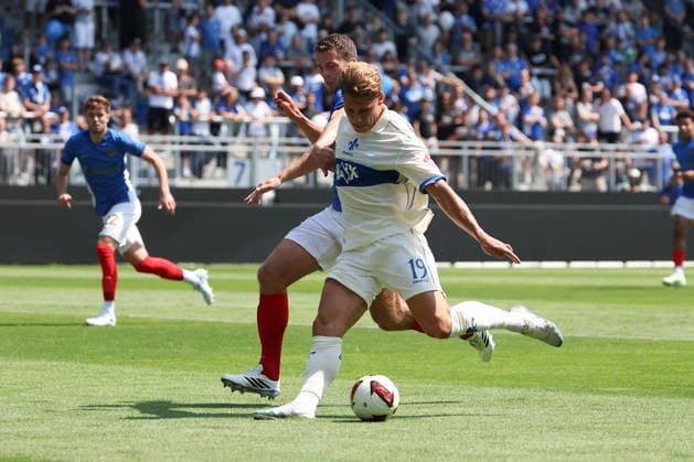 2026.08.01 Darmstadt, Testpiel SV Darmstadt 98 - FC Portsmouth v.l.Fynn-Luca Lakenmacher (SV Darmstadt 98) in action, with the ball *** August 1, 2026, Darmstadt, Friendly Match: SV Darmstadt 98 vs. FC Portsmouth; Fynn Luca Lakenmacher of SV Darmstadt 98 in action, with the ball Copyright: HMBxMedia JoaquimxFerreira