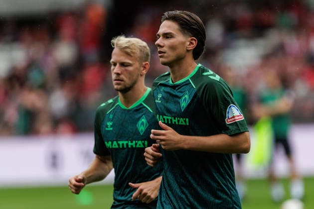 01.08.2026, GER, Testspiel, Saison 2026 2027), FC Energie Cottbus - SV Werder Bremen. Dariusz Stalmach (SV Werder Bremen 23) bei der Erwärmung Cottbus Stadion der Freundschaft Brandenburg Deutschland *** August 1, 2026, GER, Friendly Match, 2026–2027 Season, FC Energie Cottbus vs. SV Werder Bremen; Dariusz Stalmach of SV Werder Bremen, No. 23, warming up at Cottbus Stadion der Freundschaft in Brandenburg, Germany Copyright: xnordphotoxGmbHx xTrienitzx