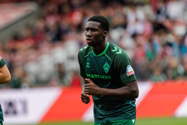 01.08.2026, GER, Testspiel, Saison 2026 2027), FC Energie Cottbus - SV Werder Bremen. Karim Coulibaly (SV Werder Bremen 31) bei der Erwärmung Cottbus Stadion der Freundschaft Brandenburg Deutschland *** August 1, 2026, GER, Friendly Match, 2026–2027 Season, FC Energie Cottbus vs. SV Werder Bremen; Karim Coulibaly of SV Werder Bremen, age 31, warming up at Cottbus Stadion der Freundschaft in Brandenburg, Germany Copyright: xnordphotoxGmbHx xTrienitzx