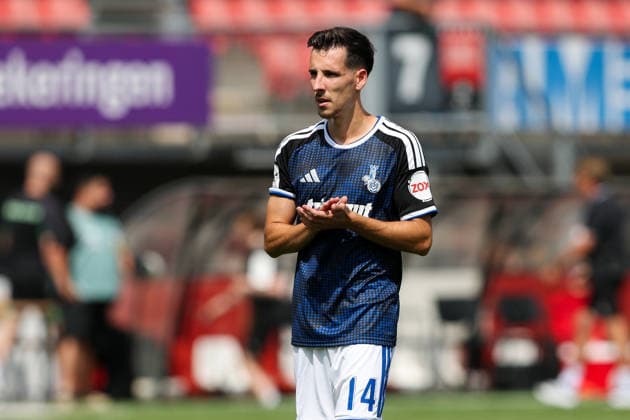 2026-08-01 Sparta Rotterdam v MSV Duisburg - Pre Season Friendly ROTTERDAM, NETHERLANDS - AUGUST 1: Conor Noss of MSV Duisburg is thanking the fans for their support after the draw during the Pre Season Friendly match between Sparta Rotterdam and MSV Duisburg at Sparta-stadion Het Kasteel on August 1, 2026 in Rotterdam, Netherlands. Rotterdam Sparta-stadion Het Kasteel Netherlands Content not available for redistribution in The Netherlands directly or indirectly through any third parties. Copyright: xHansxvanxderxValkx