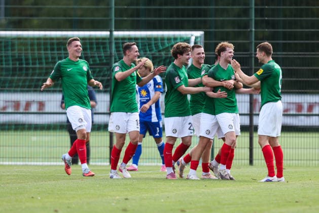01.08.2026, Fussball, Herren, Regionalliga Nord, 1. Spieltag, HSC Hannover - BSV Kickers Emden Torjubel zum 4:1 durch Paul Wegner (3 HSC Hannover) *** August 1, 2026, Soccer, Men s, Regionalliga Nord, Matchday 1, HSC Hannover vs. BSV Kickers Emden: Celebration of the 4–1 goal by Paul Wegner (3), HSC Hannover