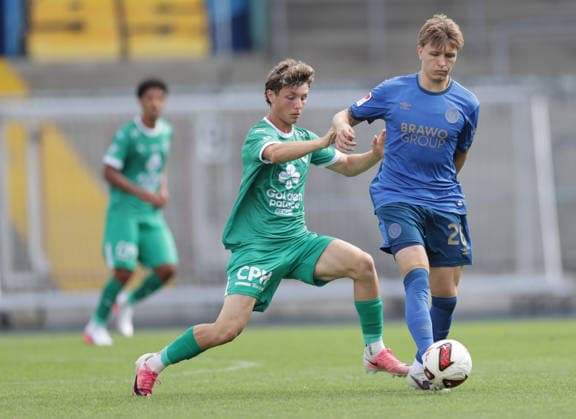 Tristan Wagner (Eintracht Braunschweig) im Duell mit Quentin Benaets (La Louviere) Fussball, Herren, Saison 2026 2027 2.BL, Eintracht Stadion, Eintracht Braunschweig gegen RAAL La Louviere, Saisonvorbereitung, Testspiel, 0-0 DFL REGULATIONS PROHIBIT ANY USE OF PHOTOGRAPHS AS IMAGE SEQUENCES AND OR QUASI-VIDEO. *** Tristan Wagner of Eintracht Braunschweig faces off against Quentin Benaets of La Louviere; Soccer, Men s, 2026–2027 Season, 2nd Division, Eintracht Stadium, Eintracht Braunschweig vs. RAAL La Louviere, preseason, friendly match, 0–0. DFL regulations prohibit any use of photographs as image sequences and or quasi-video.