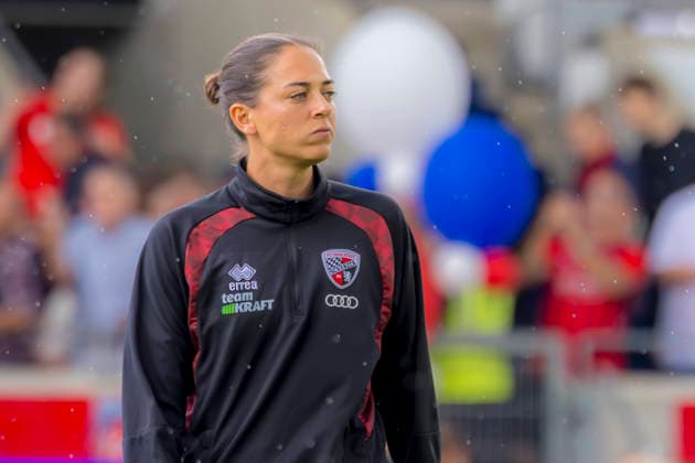 Heidenheim, Deutschland 01. August 2026: Testspiel - 2026 2027 - 1. FC Heidenheim 1846 gegen FC Ingolstadt 04 Im Bild: Trainerin Sabrina Wittmann (FCI) Voith-Arena Bayern *** Heidenheim, Germany, August 1, 2026; Friendly Match 2026–2027: 1. FC Heidenheim 1846 vs. FC Ingolstadt 04; Pictured: Coach Sabrina Wittmann, FCI; Voith Arena, Bavaria Copyright: xFotostandx xSchäferx