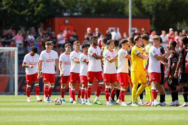 Fußball Testspiel Bayer 04 Leverkusen - Rot-Weiss Essen am 01.08.2026 im Ulrich-Haberland-Stadion in Ulrich-Haberland-Stadion Mannschaft von Rot-Weiss Essen *** Soccer Friendly Match: Bayer 04 Leverkusen vs. Rot-Weiss Essen on August 1, 2026, at Ulrich Haberland Stadium. Rot-Weiss Essen team