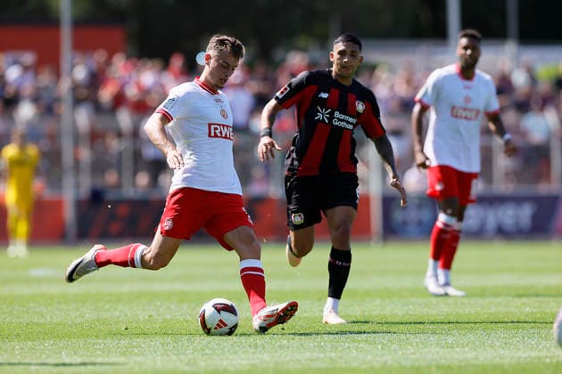 Fußball Testspiel Bayer 04 Leverkusen - Rot-Weiss Essen am 01.08.2026 im Ulrich-Haberland-Stadion in Ulrich-Haberland-Stadion Marvin Obuz ( Rot-Weiss Essen ) *** Soccer Friendly Match: Bayer 04 Leverkusen vs. Rot Weiss Essen on August 1, 2026, at Ulrich Haberland Stadium; Marvin Obuz, Rot Weiss Essen
