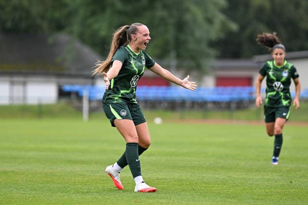 Fußball I Frauen I Saison 2026-2027 I Freundschaftsspiel I RB Leipzig - VfL Wolfsburg I 01.08.2026 Torjubel Lou Bogaert (23, VfL Wolfsburg) nach dem Tor zum 3:0 Freisteller, Nahaufnahme, Porträt, Portrait, Einzelfoto, Einzelbild, Körper Markranstädt Rasenplatz, Stadion am Bad Großfeld, Am Stadtbad 30 Sachsen Deutschland *** Soccer I Women’s I 2026–2027 Season I Friendly Match I RB Leipzig vs. VfL Wolfsburg I August 1, 2026 Goal celebration: Lou Bogaert 23, VfL Wolfsburg after scoring the 3–0 goal, free kick, close-up, portrait, single photo, single frame, body, Markranstädt grass field, Stadion am Bad Großfeld, Am Stadtbad 30, Saxony, Germany Copyright: xLobeca InesxHähnelx