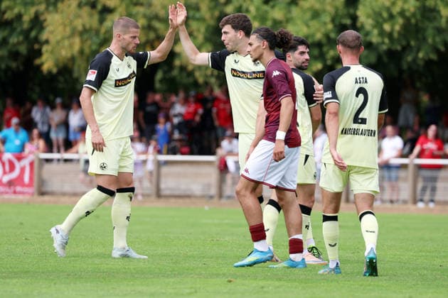 01.08.2026, xrekx, Fussball Testspiel, FC Metz - 1.FC Kaiserslautern v.l. Jan Elvedi (1.FC Kaiserslautern) Jacob Rasmussen (1.FC Kaiserslautern) Torjubel nach dem Tor zum celebrating the goal celebrate 0:3 durch Semih Sahin (1.FC Kaiserslautern) (DFL DFB REGULATIONS PROHIBIT ANY USE OF PHOTOGRAPHS as IMAGE SEQUENCES and or QUASI-VIDEO) Metz *** August 1, 2026, xrekx, Soccer Friendly Match, FC Metz 1 FC Kaiserslautern v l Jan Elvedi 1 FC Kaiserslautern Jacob Rasmussen 1 FC Kaiserslautern Goal celebration after the goal scored by Semih Sahin 1 FC Kaiserslautern DFL DFB REGULATIONS PROHIBIT ANY USE OF PHOTOGRAPHS as IMAGE SEQUENCES and or QUASI-VIDEO Metz