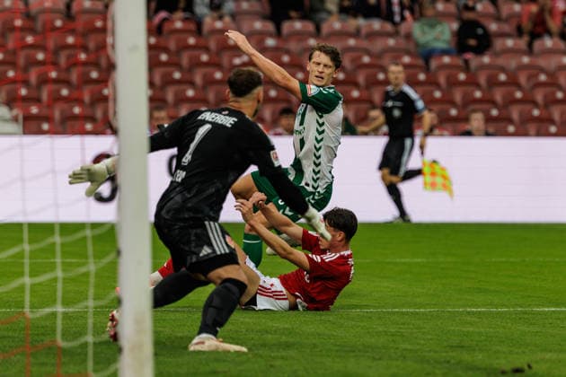 01.08.2026, GER, Testspiel, Saison 2026 2027), FC Energie Cottbus - SV Werder Bremen. Jens Stage (SV Werder Bremen 6) mit einem Torschuss Cottbus Stadion der Freundschaft Brandenburg Deutschland *** August 1, 2026, GER, Friendly Match, 2026–2027 Season, FC Energie Cottbus vs. SV Werder Bremen, Jens Stage (SV Werder Bremen) with 6 shots on goal, Cottbus Stadion der Freundschaft, Brandenburg, Germany Copyright: xnordphotoxGmbHx xTrienitzx