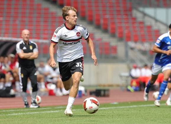 01.08.2026 - Fussball - Saison 2026 2027 - Testspiel Freundschaftsspiel Vorbereitungsspiel: 1. FC Nürnberg Nuernberg FCN ( Club ) - Real Oviedo - Sportfoto Zink DaMa - xdaxmax - Tim Janisch (32, 1. FC Nürnberg FCN ) im Angriff *** August 1, 2026 Soccer Season 2026–2027 Exhibition Match Friendly Match Preseason Match 1. FC Nürnberg FCN Club Real Oviedo Sports Photo Zink DaMa xdaxmax Tim Janisch 32, 1. FC Nürnberg FCN on the attack
