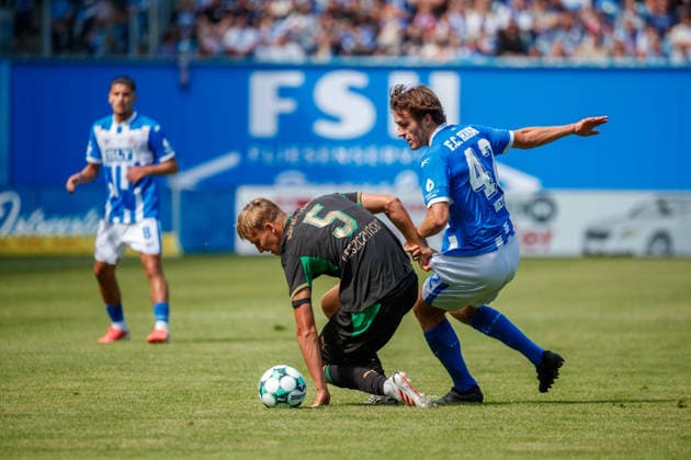 links Jan Leszczynski (Gladbach) gegen Leon Dajaku (Rostock) ; GER, FC Hansa Rostock vs. Borussia Mönchengladbach, Fußball, Männer, Testspiel, Spielzeit 2026 2027, 01.08.2026 Rostock Ostseestadion Mecklenburg - Vorpommern Deutschland *** Left: Jan Leszczynski (Gladbach) vs. Leon Dajaku (Rostock), GER, FC Hansa Rostock vs. Borussia Mönchengladbach, Soccer, Men, Friendly Match, 2026–2027 Season, August 1, 2026, Rostock Ostseestadion, Mecklenburg-Western Pomerania, Germany