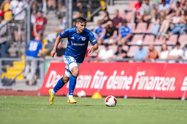 01.08.2026, Fussball, Saison 2026 2027, Testspiel, KSV Hessen Kassel - FC Schalke 04, Maximilian Wöber (FC Schalke 04) xRHR-FOTO YYx *** August 1, 2026, Soccer, 2026–2027 Season, Friendly Match, KSV Hessen Kassel vs. FC Schalke 04, Maximilian Wöber, FC Schalke 04 xRHR PHOTO YYx Copyright: KROEGER RHR-FOTOx RHR-FOTO YY