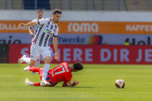 Heidenheim, Deutschland 01. August 2026: Testspiel - 2026 2027 - 1. FC Heidenheim 1846 gegen FC Ingolstadt 04 Im Bild: v. li. im Zweikampf Davide-Danilo Sekulovic (FCI) und Mathias Honsak (FCH) Voith-Arena Bayern *** Heidenheim, Germany, August 1, 2026; Friendly Match 2026–2027: 1. FC Heidenheim 1846 vs. FC Ingolstadt 04. Pictured, from left, in a tackle: Davide Danilo Sekulovic (FCI) and Mathias Honsak (FCH); Voith Arena, Bavaria Copyright: xFotostandx xSchäferx