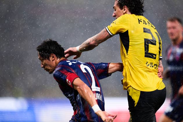 (L-R) Sei Muroya (FC Tokyo), Fabio Silva (Dortmund), AUGUST 1, 2026 - Football Soccer : International Friendly, Länderspiel, Nationalmannschaft match between FC Tokyo -1 Borussia Dortmund at MUFG STADIUM (National Stadium) in Tokyo, Japan.  aflo_339773665 KenxAsakurax