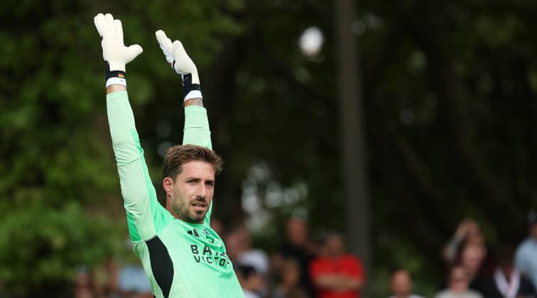 2026.08.01, Deutschland, Stuttgart, Fußball VfB Stuttgart vs. Paris FC, Kevin Trapp (Paris) *** August 1, 2026, Germany, Stuttgart, Soccer: VfB Stuttgart vs. Paris FC, Kevin Trapp (Paris)
