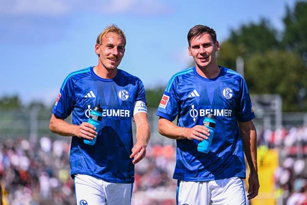 01.08.2026, Fussball, Saison 2026 2027, Testspiel, KSV Hessen Kassel - FC Schalke 04, Timo Becker (FC Schalke 04), Maximilian Wöber (FC Schalke 04) xRHR-FOTO YYx *** August 1, 2026, Soccer, 2026–2027 Season, Friendly Match, KSV Hessen Kassel vs. FC Schalke 04, Timo Becker (FC Schalke 04), Maximilian Wöber (FC Schalke 04) xRHR PHOTO YYx Copyright: KROEGER RHR-FOTOx RHR-FOTO YY