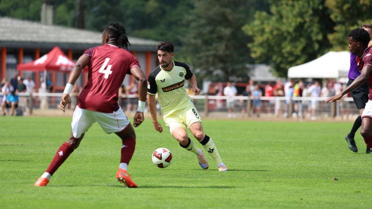 01.08.2026, xrekx, Fussball Testspiel, FC Metz - 1.FC Kaiserslautern v.l. Semih Sahin (1.FC Kaiserslautern) (DFL DFB REGULATIONS PROHIBIT ANY USE OF PHOTOGRAPHS as IMAGE SEQUENCES and or QUASI-VIDEO) Metz *** August 1, 2026, xrekx, Soccer Friendly Match, FC Metz vs. 1. FC Kaiserslautern, featuring Semih Sahin, 1. FC Kaiserslautern. DFL and DFB regulations prohibit any use of photographs as image sequences and or quasi-video. Metz