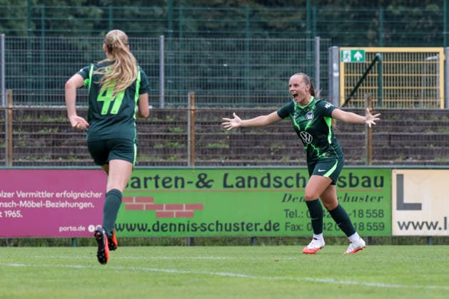 01.08.2026, xgrfx, Fussball Testspiel Frauen , RB Leipzig - VfL Wolfsburg v.l. Tor, Lou Bogaert zum 0:3 (VfL Wolfsburg) (DFL DFB REGULATIONS PROHIBIT ANY USE OF PHOTOGRAPHS as IMAGE SEQUENCES and or QUASI-VIDEO) Leipzig *** August 1, 2026, xgrfx, Women s Soccer Friendly Match, RB Leipzig vs. VfL Wolfsburg, goal, Lou Bogaert, 0–3 VfL Wolfsburg. DFL and DFB regulations prohibit any use of photographs as image sequences and or quasi-video. Leipzig