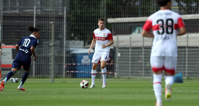 01.08.26 VfB Stuttgart - Paris FC Deutschland, Stuttgart, 01.08.2026, Fussball, Bundesliga, Saison 2026 2027, Testspiel, VfB Stuttgart - Paris FC: Ramon Hendriks (VfB Stuttgart). *** August 1, 2026 VfB Stuttgart vs. Paris FC Germany, Stuttgart, August 1, 2026, Soccer, Bundesliga, 2026–2027 Season, Friendly Match, VfB Stuttgart vs. Paris FC, Ramon Hendriks, VfB Stuttgart