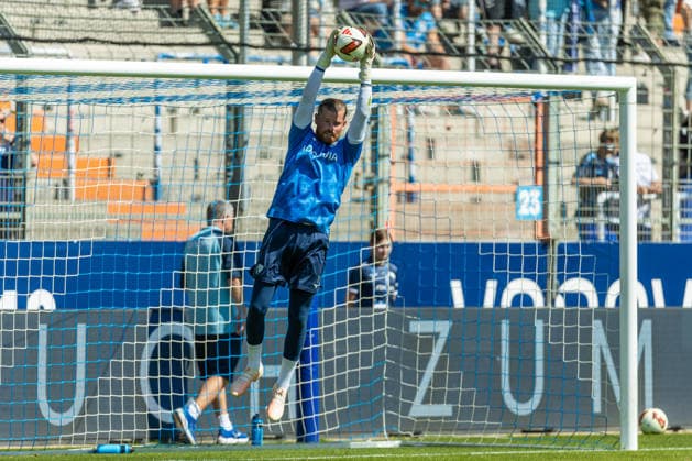 Torwart Timo Horn (VfL Bochum) warms up during the pre-season friendly match between VfL Bochum and Sheffield United at Vonovia Ruhrstadion on August 1, 2026 in Bochum, Germany. (Photo by Mario Hommes DeFodi Images) - *** Goalkeeper Timo Horn of VfL Bochum warms up during the preseason friendly match between VfL Bochum and Sheffield United at the Vonovia Ruhrstadion on August 1, 2026, in Bochum, Germany. Photo by Mario Hommes, DeFodi Images