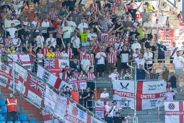 . Supporters of Sheffield United FC during the pre-season friendly match between VfL Bochum and Sheffield United at Vonovia Ruhrstadion on August 1, 2026 in Bochum, Germany. (Photo by Mario Hommes DeFodi Images) - *** Sheffield United FC fans during the preseason friendly match between VfL Bochum and Sheffield United at Vonovia Ruhrstadion on August 1, 2026, in Bochum, Germany. Photo by Mario Hommes, DeFodi Images