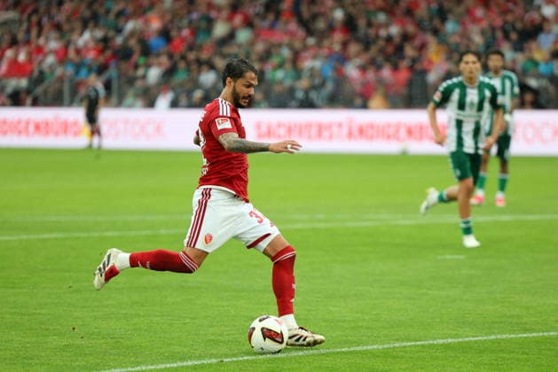 32 Leonardo Bittencourt (Energie Cottbus) Fussball Testspiel 2026 2027 FC Energie Cottbus - SV Werder Bremen *** 32 Leonardo Bittencourt Energie Cottbus Soccer Friendly Match 2026 2027 FC Energie Cottbus SV Werder Bremen