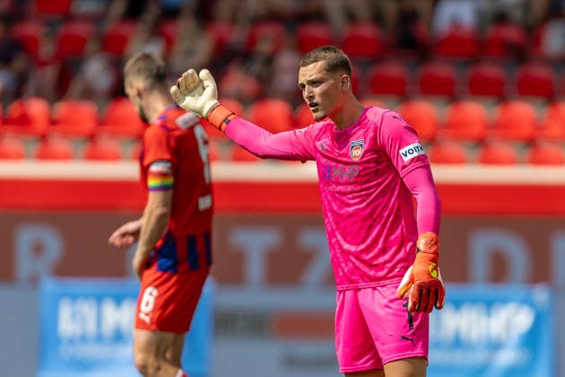 Frank Feller (1.FC Heidenheim, 01) Freisteller winkt Spieler zurueck, GER, 1. FC Heidenheim vs. FC Ingolstadt, Fußball, Max-Liebhaber-Pokal, 2026 2027, 01.08.2026, DFL DFB REGULATIONS PROHIBIT ANY USE OF PHOTOGRAPHS AS IMAGE SEQUENCES AND OR QUASI-VIDEO, GER, 1. FC Heidenheim vs. FC Ingolstadt, Fußball, Max-Liebhaber-Pokal, 2026 2027, 01.08.2026 Heidenheim *** Frank Feller, 1 FC Heidenheim, 01 Free-kick taker beckons a player back, GER, 1 FC Heidenheim vs. FC Ingolstadt, Soccer, Max Liebhaber Cup, 2026–2027, August 1, 2026, DFL and DFB regulations prohibit any use of photographs as image sequences and or quasi-video, GER, 1 FC Heidenheim vs. FC Ingolstadt, soccer, Max Liebhaber Cup, 2026–2027, August 1, 2026, Heidenheim Copyright: xEibner-Pressefoto JanixPlessx EP_JPL