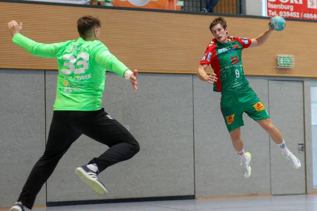01.08.2026, xtgx, Handball - Testspiel SC Magdeburg - Corotop Gwardia Opole emspor, v.l. Oskar Vind Rasmussen (Magdeburg, 9) wirft Tor, Torschuetze, erzielt Tor, Treffer, scores the goal Ilsenburg *** August 1, 2026, xtgx, Handball Friendly Match: SC Magdeburg vs. Corotop Gwardia Opole (emspor), from left: Oskar Vind Rasmussen (Magdeburg), 9 shots on goal, goal scorer, scores the goal, Ilsenburg