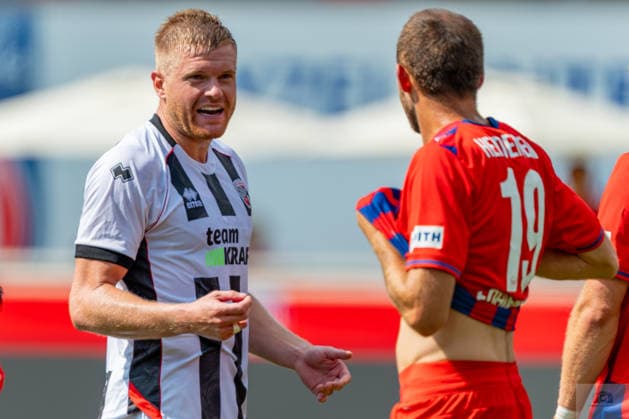 Testspiel: 1. FC Heidenheim 1846 vs. FC Ingolstadt 04; 01.08.2026 Heidenheim, GERMANY - 01. August 2027: Lars Lokotsch (FC Ingolstadt 04, 13) und Jonas Föhrenbach (1. FC Heidenheim 1846, 19) während dem Spiel des 14. Max Liebhaber-Pokal zwischen dem 1. FC Heidenheim 1846 e.V. und dem FC Ingolstadt 04 in der Voith-Arena. *** Friendly Match: 1 FC Heidenheim 1846 vs. FC Ingolstadt 04, August 1, 2026, Heidenheim, GERMANY August 1, 2027 Lars Lokotsch (FC Ingolstadt 04), 13, and Jonas Föhrenbach (1 FC Heidenheim 1846), 19 during the 14th Max Liebhaber Cup match between 1 FC Heidenheim 1846 e.V. and FC Ingolstadt 04 at the Voith Arena Copyright: xBEAUTIFULxSPORTS Steinx
