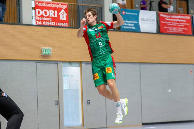 01.08.2026, xtgx, Handball - Testspiel SC Magdeburg - Corotop Gwardia Opole emspor, v.l. Oskar Vind Rasmussen (Magdeburg, 9) wirft Tor, Torschuetze, erzielt Tor, Treffer, scores the goal Ilsenburg *** August 1, 2026, xtgx, Handball Friendly Match: SC Magdeburg vs. Corotop Gwardia Opole (emspor), from left: Oskar Vind Rasmussen (Magdeburg), 9 shots on goal, goal scorer, scores the goal, Ilsenburg