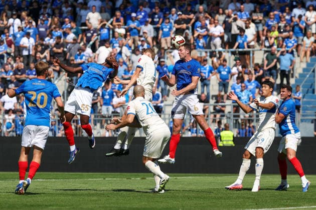2026.08.01 Darmstadt, Testpiel SV Darmstadt 98 - FC Portsmouth v.l. Nicolas Verkooijen (SV Darmstadt 98), Conor Shaughnessy (Portsmouth) in action, with the ball *** August 1, 2026, Darmstadt, Friendly Match: SV Darmstadt 98 vs. FC Portsmouth. From left: Nicolas Verkooijen (SV Darmstadt 98) and Conor Shaughnessy (Portsmouth) in action, with the ball Copyright: HMBxMedia JoaquimxFerreira