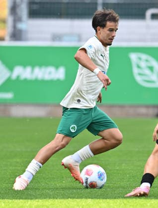 01.08.2025 - Fussball - Saison 2025 2026 - Regionalliga Bayern - 02. Spieltag: SpVgg Greuther Fürth Fuerth II U23 ( Kleeblatt ) - SpVgg Bayreuth - - xwoxzix - Olgherto Balliu (40, SpVgg Greuther Fürth II ) *** August 1, 2025 Soccer Season 2025–2026 Bavarian Regional League Matchday 02 SpVgg Greuther Fürth II U23 vs. Kleeblatt SpVgg Bayreuth xwoxzix Olgherto Balliu 40, SpVgg Greuther Fürth II