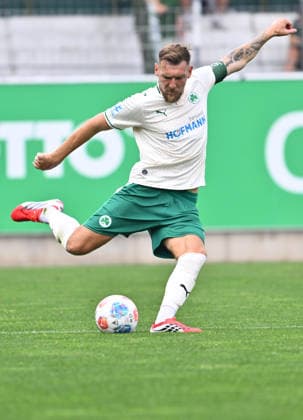 01.08.2025 - Fussball - Saison 2025 2026 - Regionalliga Bayern - 02. Spieltag: SpVgg Greuther Fürth Fuerth II U23 ( Kleeblatt ) - SpVgg Bayreuth - - xwoxzix - Yannick Scholz (14, SpVgg Greuther Fürth II ) *** August 1, 2025 Soccer Season 2025–2026 Bavarian Regional League Matchday 02 SpVgg Greuther Fürth II U23 vs. Kleeblatt SpVgg Bayreuth xwoxzix Yannick Scholz 14, SpVgg Greuther Fürth II