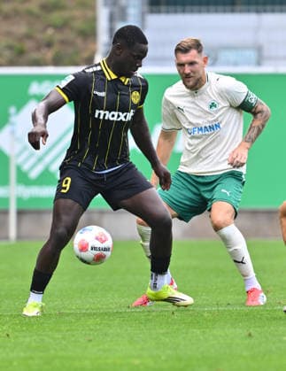 01.08.2025 - Fussball - Saison 2025 2026 - Regionalliga Bayern - 02. Spieltag: SpVgg Greuther Fürth Fuerth II U23 ( Kleeblatt ) - SpVgg Bayreuth - - xwoxzix - Kelvin Onuigwe (9, SpVgg Bayreuth ) Yannick Scholz (14, SpVgg Greuther Fürth II ) *** August 1, 2025 Soccer Season 2025–2026 Bavarian Regional League Matchday 2 SpVgg Greuther Fürth II U23 vs. Kleeblatt SpVgg Bayreuth xwoxzix Kelvin Onuigwe 9, SpVgg Bayreuth Yannick Scholz 14, SpVgg Greuther Fürth II